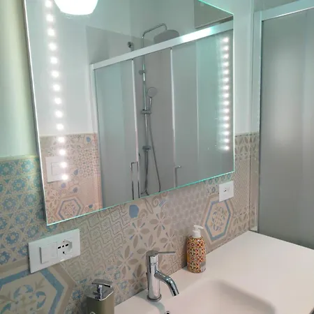 Isabella, Salento Nyaraló