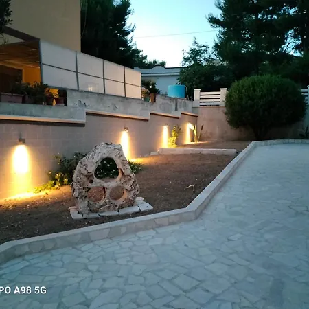 Nyaraló Isabella, Salento